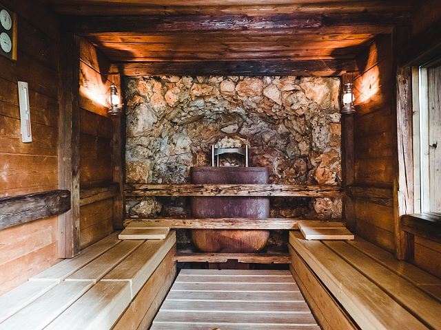 Aktiv_Spa_Eingang_Sauna_Alpenrose_Schruns