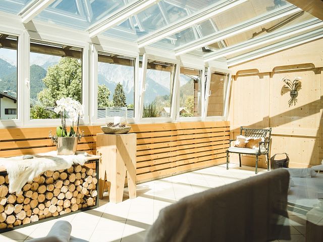 Aktiv_Spa_Kamin_Alpenrose_Schruns